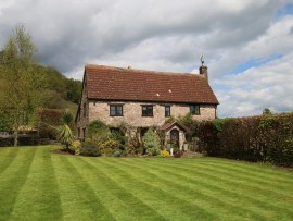 The Manor (sleeps 8)